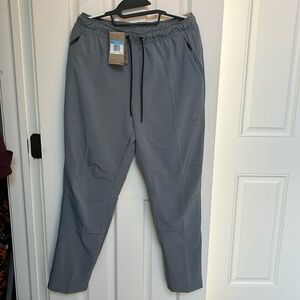 Nike Mens Dri-Fit Pants. NWT